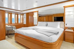 2003 Royal Denship Motor Yacht for sale - photo 4