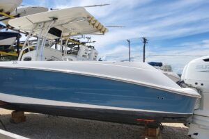 2004 Boston Whaler 320 Outrage for sale - photo 3
