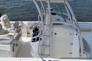2004 Boston Whaler 320 Outrage for sale - photo 7