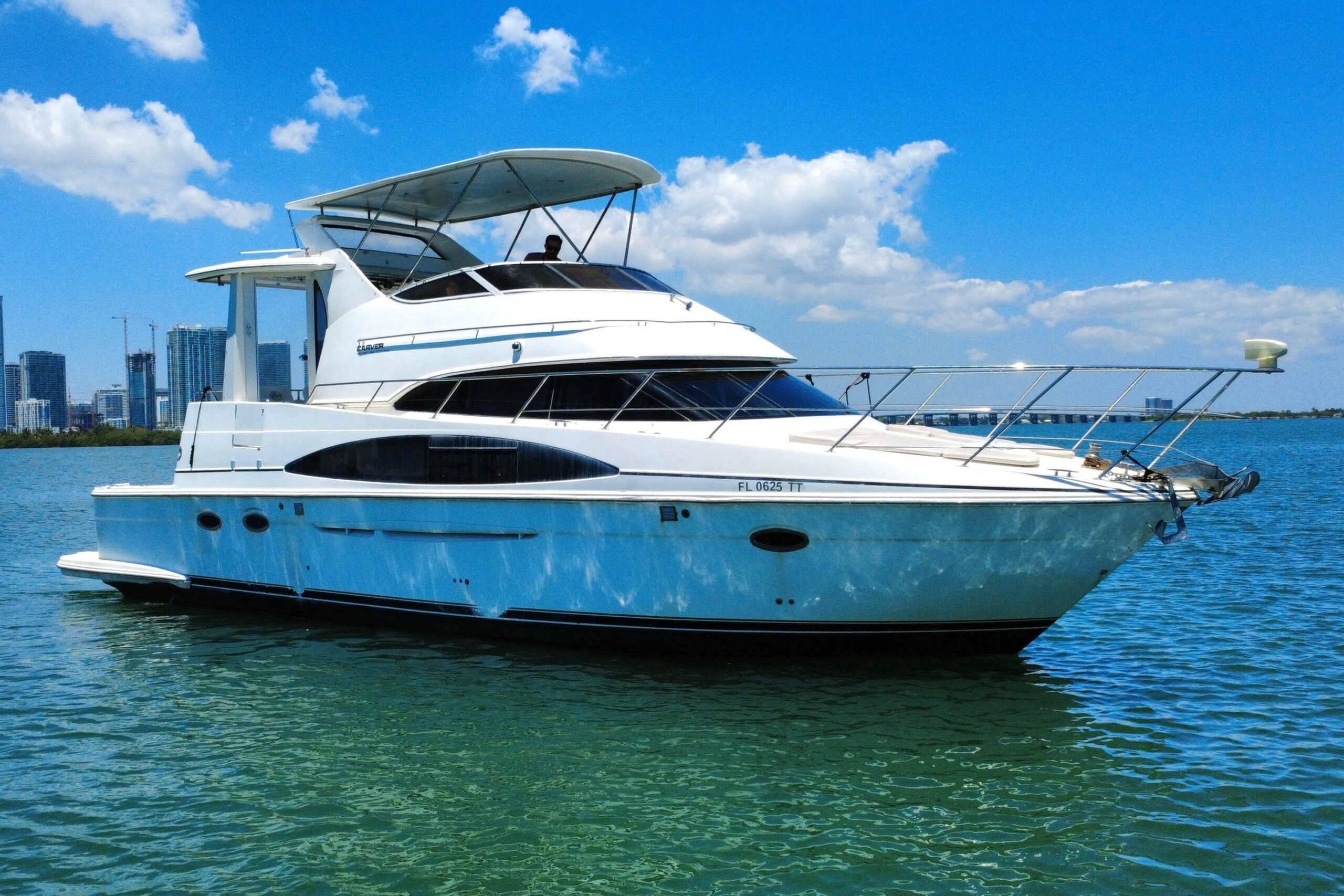 2004 Carver 444 Cockpit Motor Yacht for sale