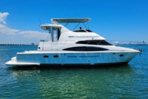 2004 Carver 444 Cockpit Motor Yacht for sale - photo 3