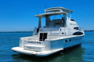 2004 Carver 444 Cockpit Motor Yacht for sale - photo 4