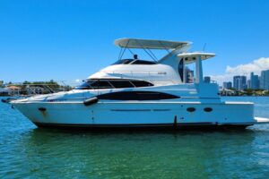 2004 Carver 444 Cockpit Motor Yacht for sale - photo 7