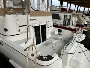 2004 Carver cockpit motor yacht for sale - photo 5