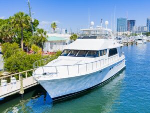 2004 Cheoy Lee 68 MOTOR YACHT for sale - photo 4