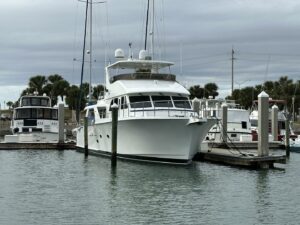 2004 Cheoy Lee 72 for sale - photo 2