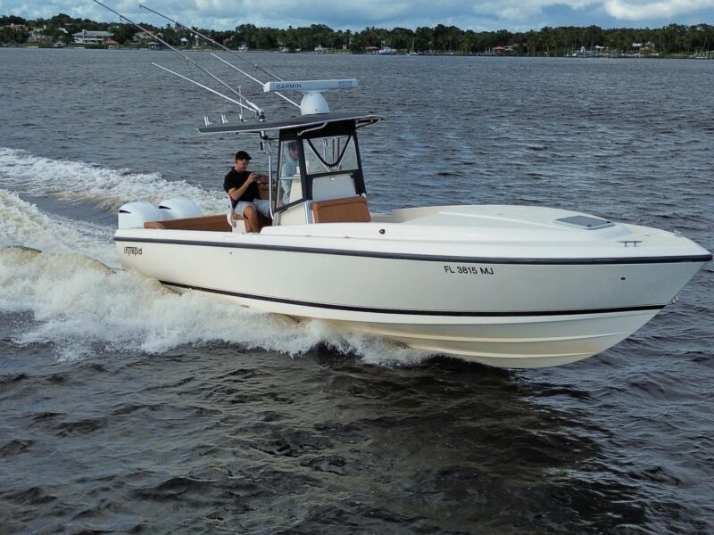2004 Intrepid 322 Cuddy