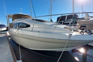 2004 Sea Ray 390 Motor Yacht for sale - photo 3