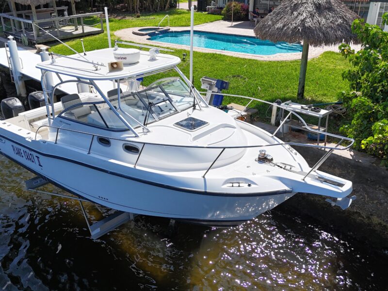2005 Boston Whaler 305 Conquest