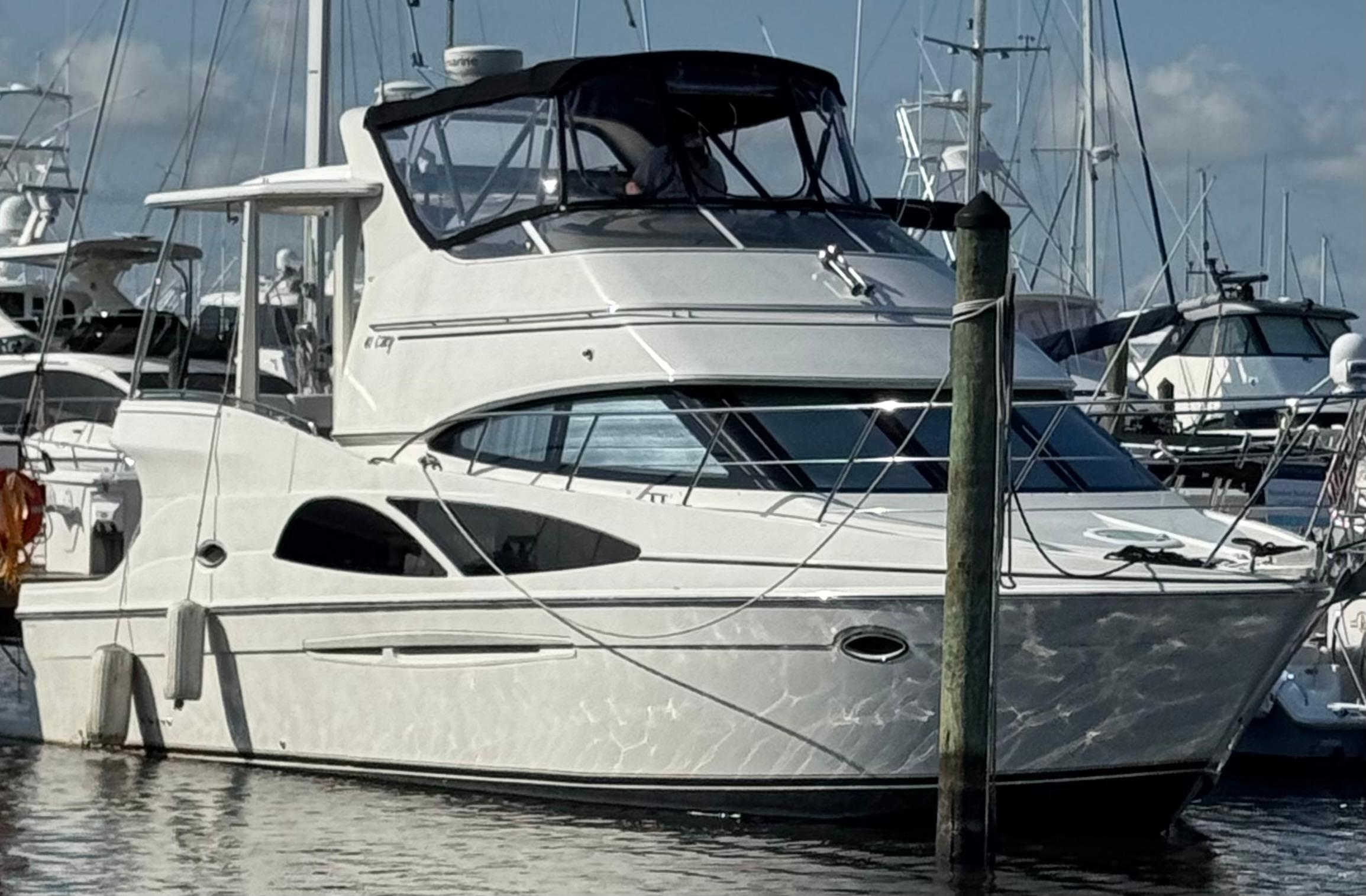 2005 Carver 41 Cockpit Motor Yacht for sale
