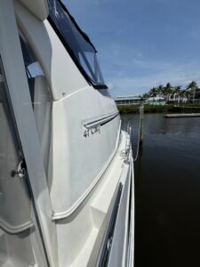 2005 Carver 41 Cockpit Motor Yacht for sale - photo 4