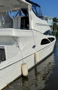 2005 Carver 41 Cockpit Motor Yacht for sale - photo 8
