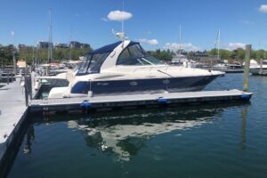 2005 Cruisers Yachts 370 Express for sale