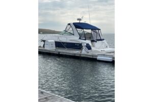 2005 Cruisers Yachts 370 Express for sale - photo 3