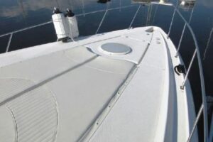 2005 Cruisers Yachts 370 Express for sale - photo 5