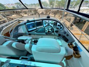 2005 Cruisers Yachts 540 Express for sale - photo 3