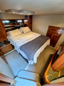 2005 Cruisers Yachts 540 Express for sale - photo 5