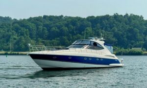 2005 Cruisers Yachts 540 Express for sale - photo 8