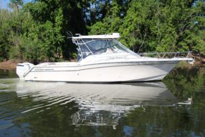 2005 Grady-White Express 330 for sale - photo 2