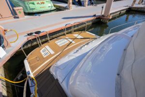 2005 Lazzara 68 Enclosed Bridge for sale - photo 5