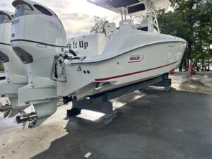 2006 Boston Whaler 320 Outrage for sale - photo 4