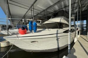 2006 Carver 36 Motor Yacht for sale - photo 3