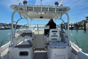 2007 Boston Whaler 305 Conquest for sale - photo 5