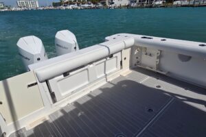 2007 Boston Whaler 305 Conquest for sale - photo 7