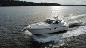 2008 Tiara Yachts 4300 Sovran for sale - photo 2