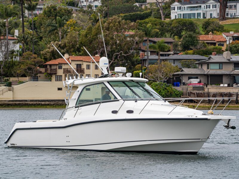 2009 Boston Whaler 345 Conquest