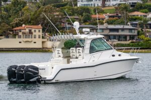 2009 Boston Whaler 345 Conquest for sale - photo 4