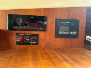 2009 Hinckley Picnic Boat 37 MKIII for sale - photo 7