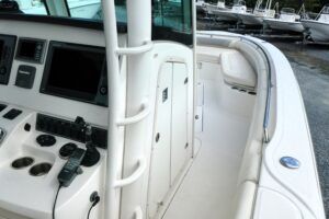 2012 Boston Whaler 320 Outrage for sale - photo 6