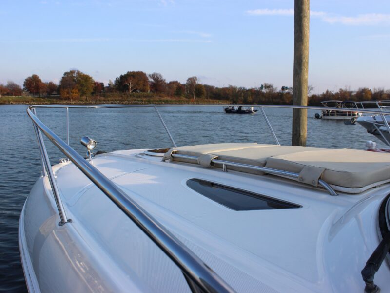 2012 Sea Ray Sundancer 330