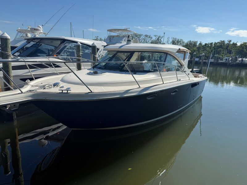 2012 Tiara Yachts 3100 Coronet