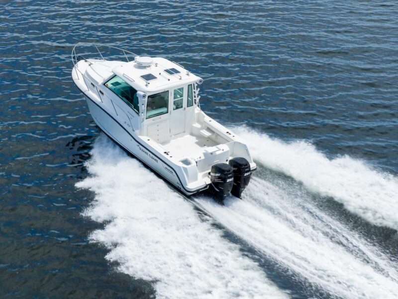 2014 Boston Whaler 315 Conquest