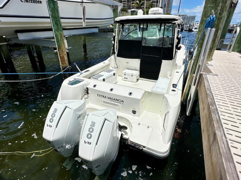 2015 Boston Whaler 315 Conquest