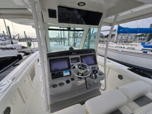 2015 Boston Whaler 350 Outrage for sale - photo 8