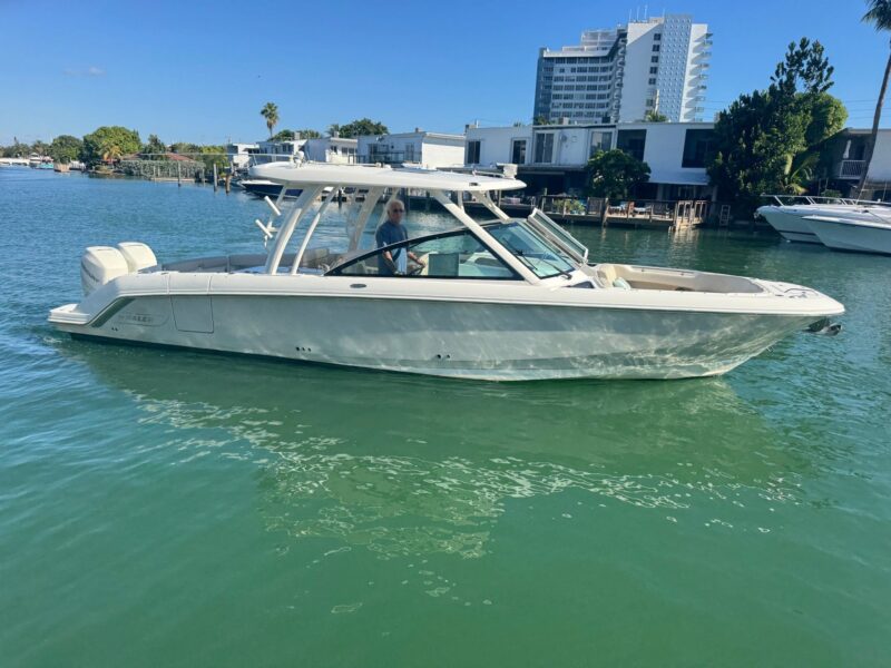 2016 Boston Whaler 320 Vantage