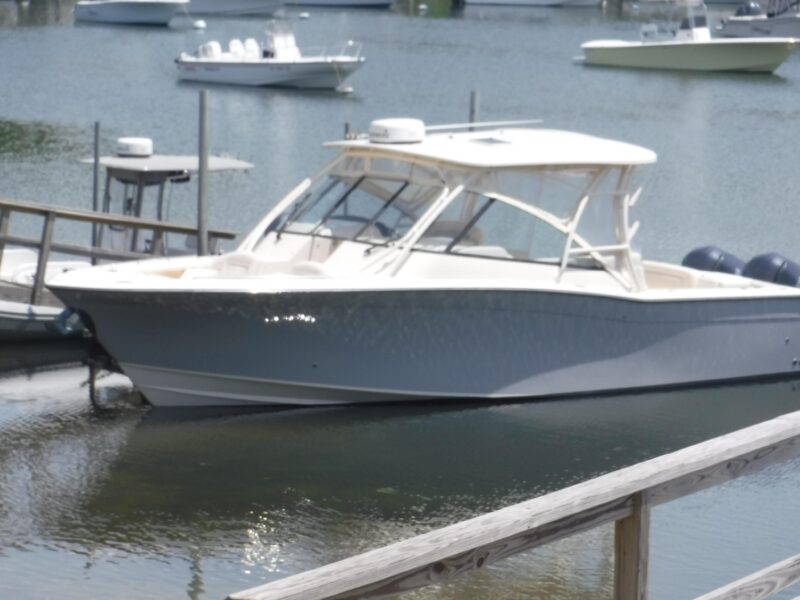 2016 Grady-White Freedom 335