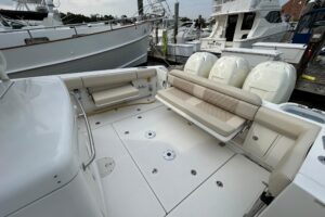 2017 Boston Whaler 370 Outrage for sale - photo 8