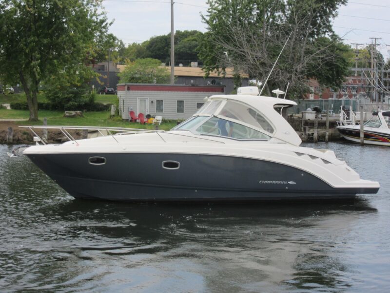2017 Chaparral 330 Signature
