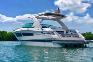 2017 Four Winns H350 for sale