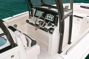 2017 Robalo R302 Center Console for sale - photo 4