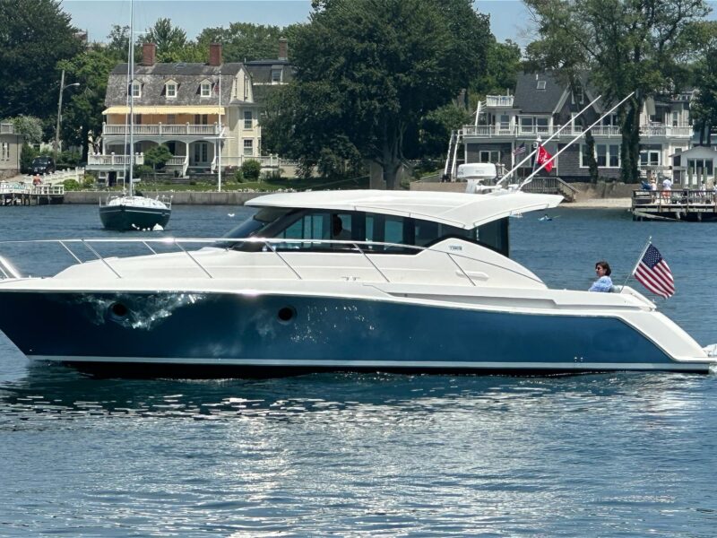 2017 Tiara Yachts C39 Coupe