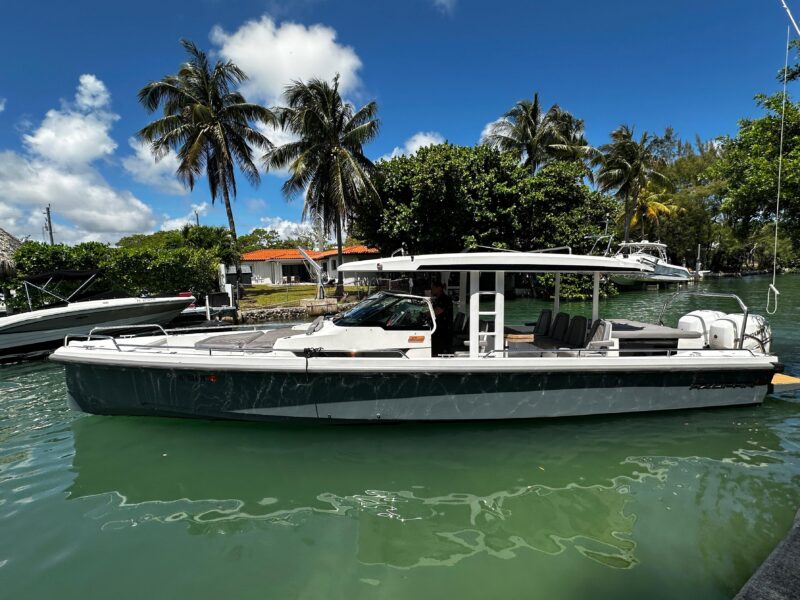 2018 Axopar 37 Sun-Top