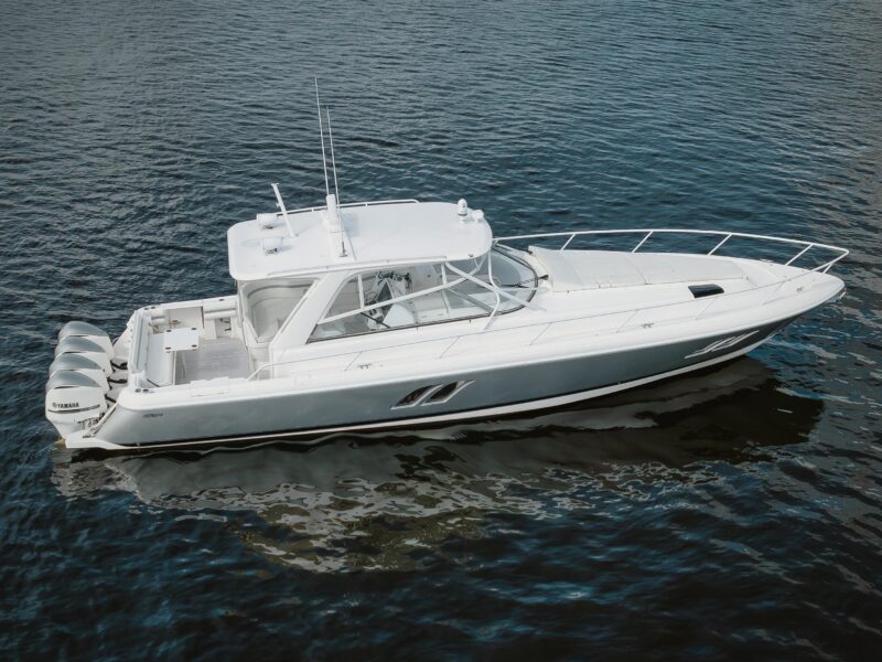 2018 Intrepid 475 Sport Yacht