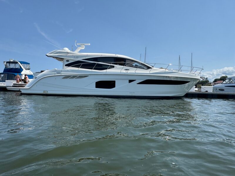 2019 Sea Ray L550