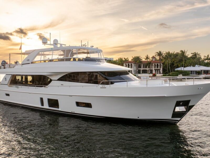 2020 Ocean Alexander 100 Flybridge Megayacht