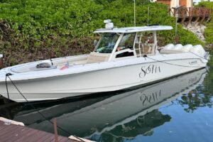 2021 Boston Whaler 380 Outrage for sale - photo 2